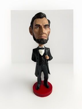 Royal Bobbles Abraham Lincoln V2 Presidential Collectible Figure 8” No Box USA